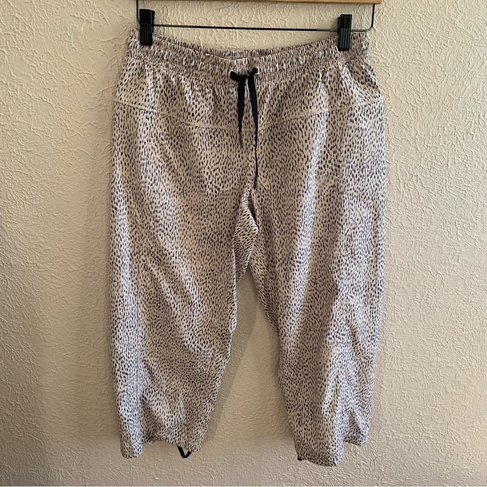 Lululemon Step Lively Crop Dottie Dash Grain Black Leopard Animal Print